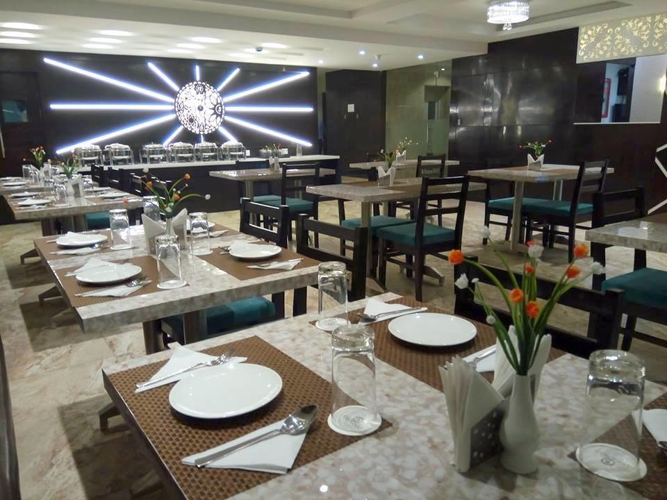Radical Palace Hotel And Restaurant Lucknow Exterior photo