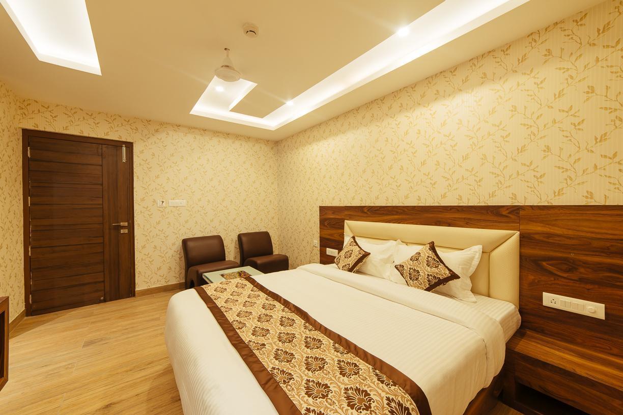 Radical Palace Hotel And Restaurant Lucknow Exterior photo