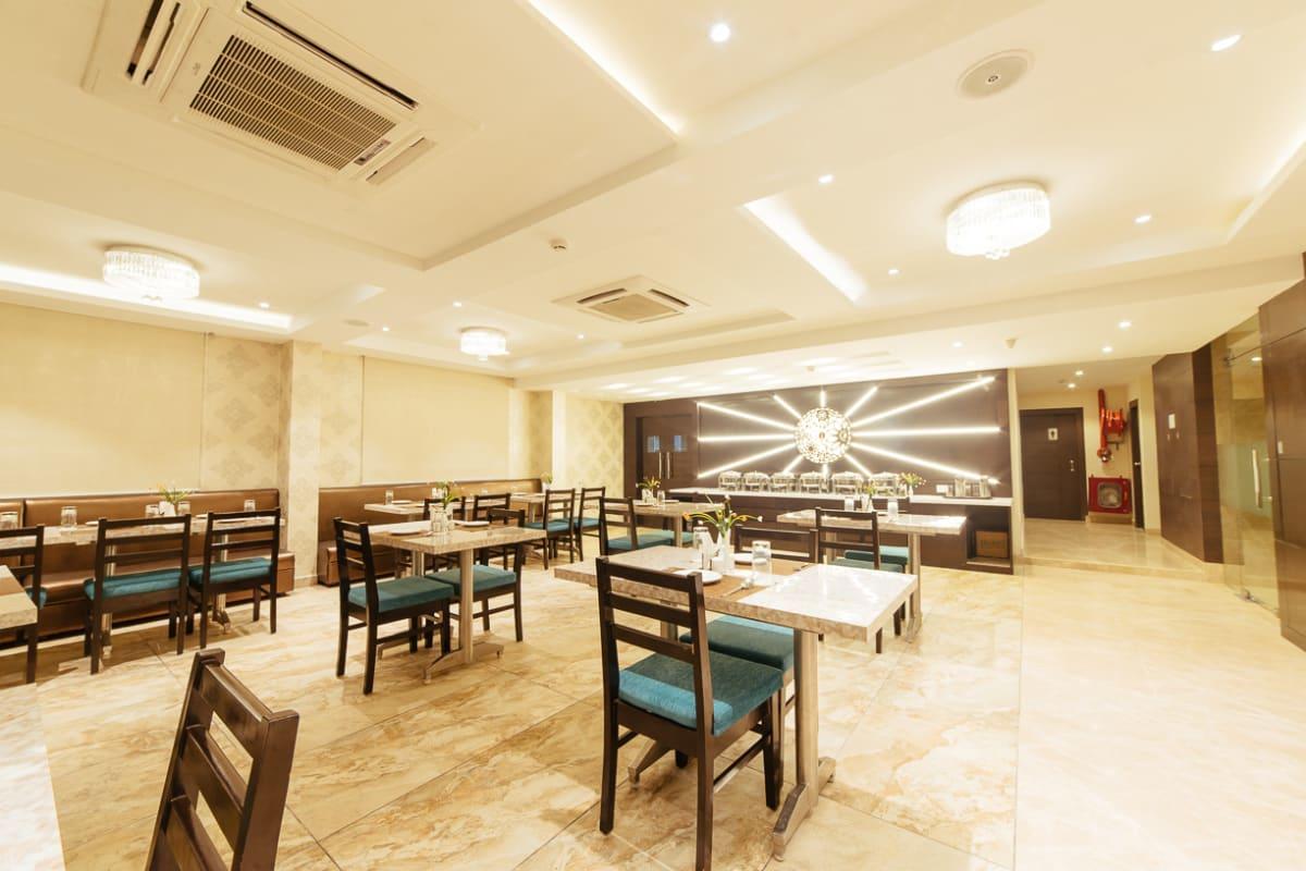 Radical Palace Hotel And Restaurant Lucknow Exterior photo